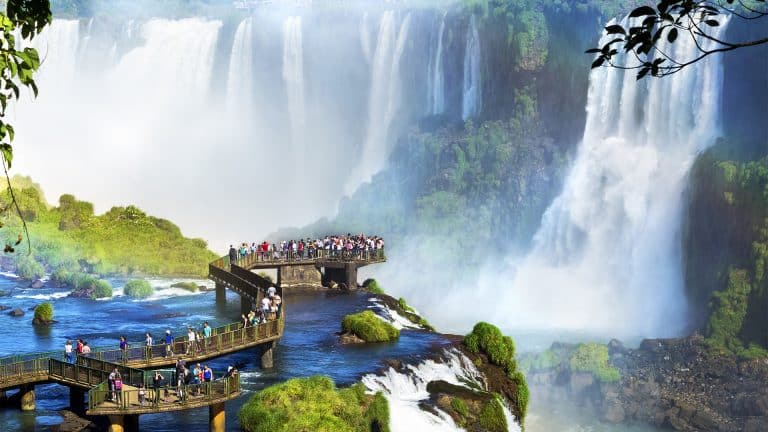 PUERTO IGUAZÚ – CATARATAS: LA GARGANTA DE LA NATURALEZA