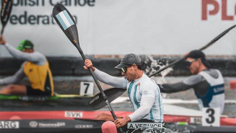 AGUSTÍN VERNICE: UN FUEGO QUE AVANZA SOBRE EL AGUA