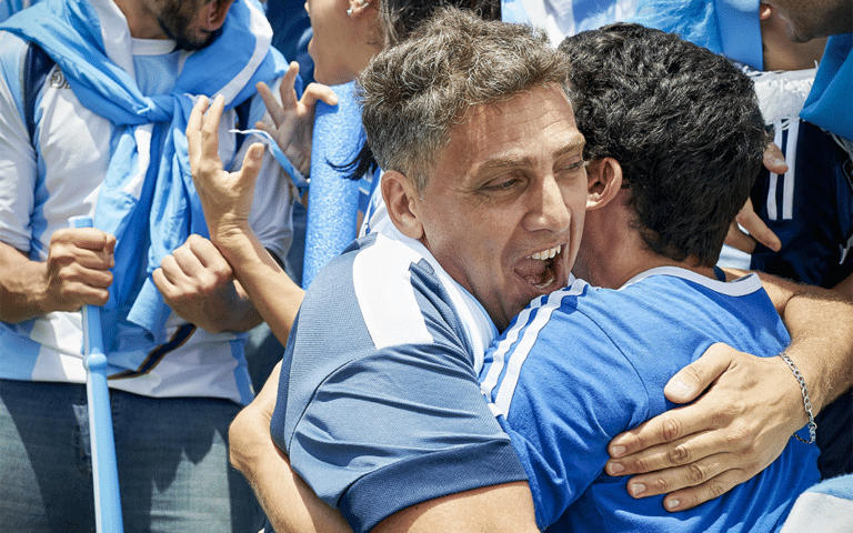 Abrazos seguros en Qatar