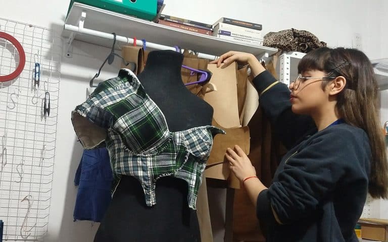 Aldana Vega: La diseñadora del desastre