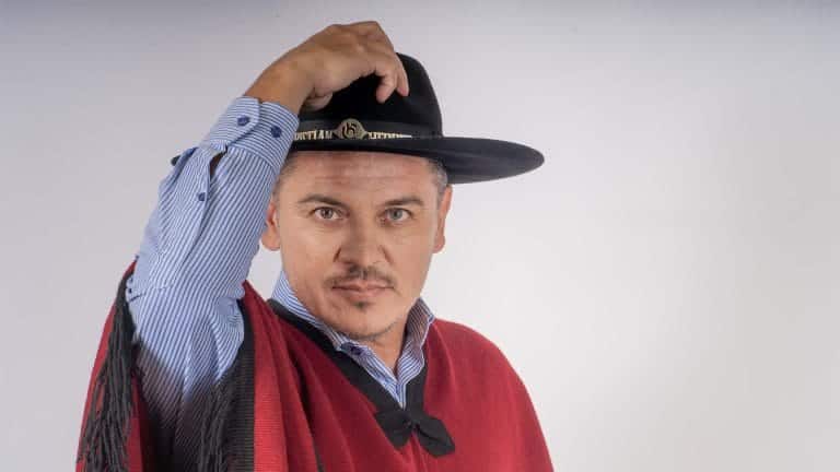 CHRISTIAN HERRERA: “ESTAMOS VIVIENDO LA RENOVACIÓN DEL FOLKLORE”