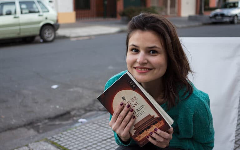 Cecilia Bona: “Leer te hace crecer como persona”