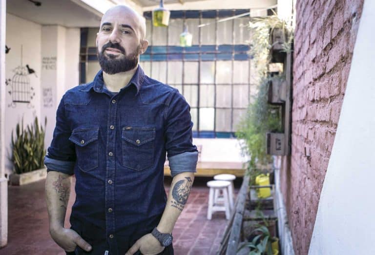 Café con Lucas Combina: “Dirigir te encuentra con tu propio fantasma”