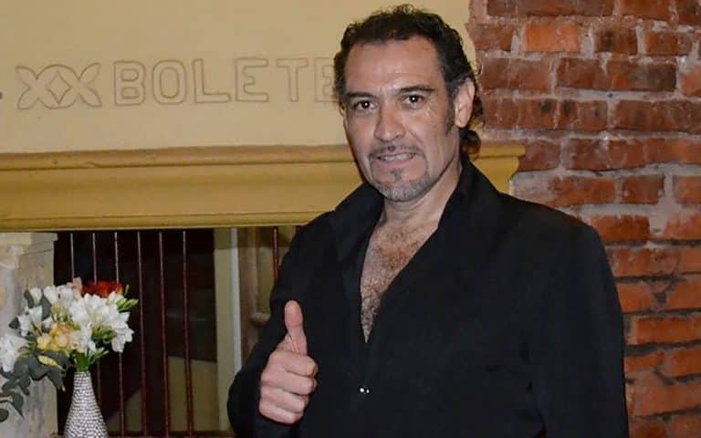 DABEL ZANABRIA: “COMO UNO ES EN LA VIDA, ES EN EL ESCENARIO”