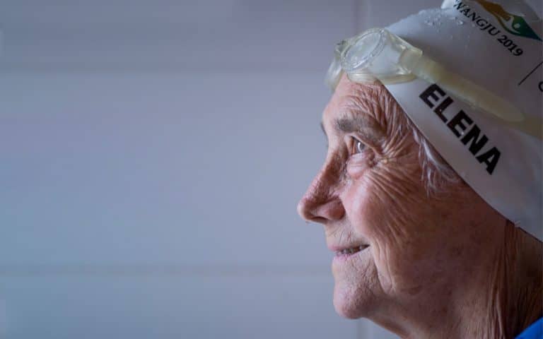 Elena Placci: Nadar la vida