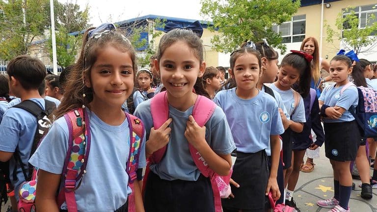 ENTRE LAS DIEZ MEJORES ESCUELAS DEL MUNDO