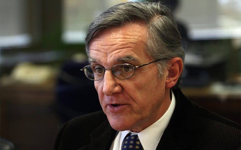 Eduardo López:  “Tenemos por delante tres o cuatro meses con el virus entre nosotros”