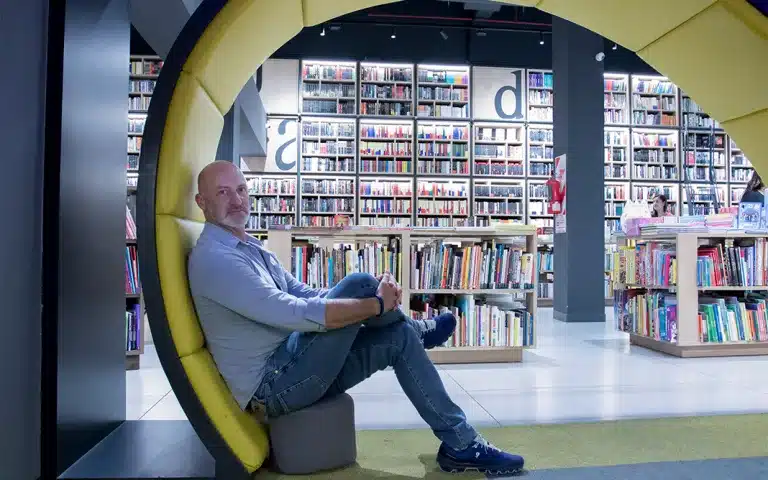 Estanislao Bachrach: “Somos un cuerpo que contiene un cerebro”