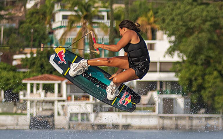 Eugenia de Armas: La que juega, ríe y gana en el agua