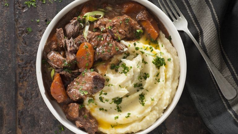 ESTOFADO DE CARNE CON PURÉ