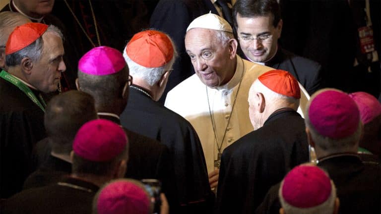 FRANCISCO, EL PAPA QUE ABRIÓ LAS PUERTAS DE LA IGLESIA