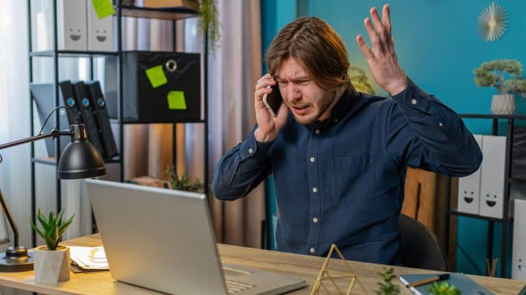 “FAKEAPPS”: PANTALLAS QUE ENGAÑAN