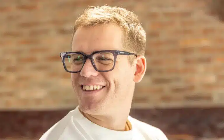 “Hacemos lentes de diseño”