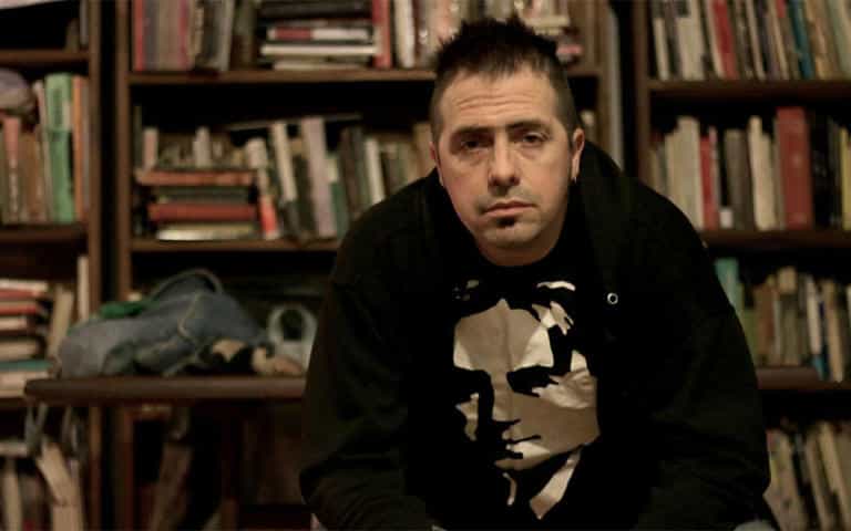 KIKE FERRARI: “Busco interpelar a un lector activo y crítico”