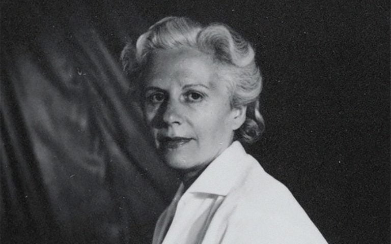 Jardín junto al mar