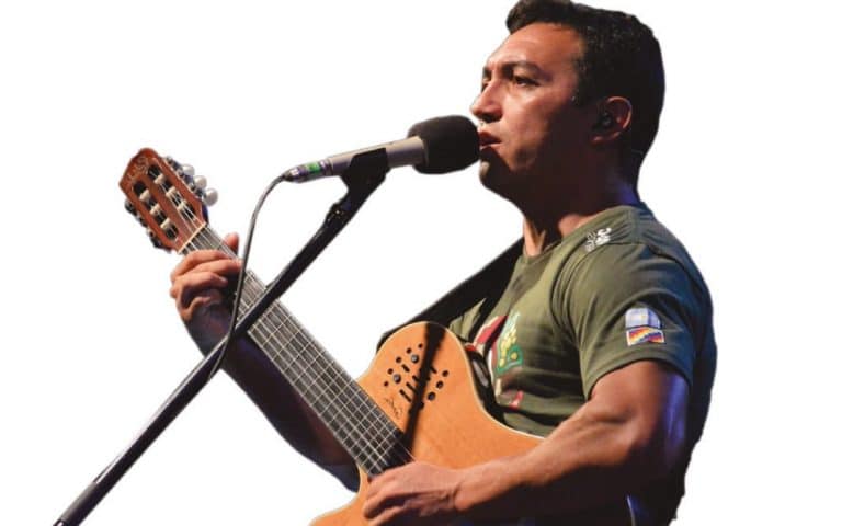 «PELU” LUCCA: “Nos diferencian las canciones propias”