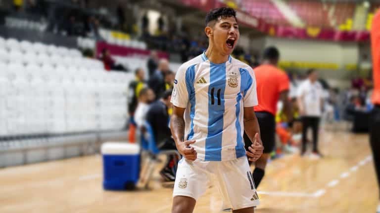 RODRIGO ÁLVAREZ: LA PELOTA COMO ALIADA