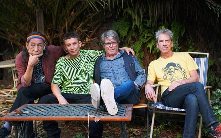 LOS ABUELOS DE LA NADA