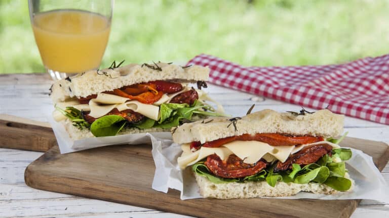 SÁNDWICHES DE FOCACCIA