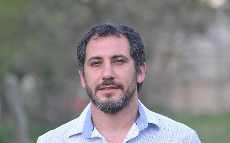 MARIANO ALENDE: “La poesía nace de un arrebato emocional”