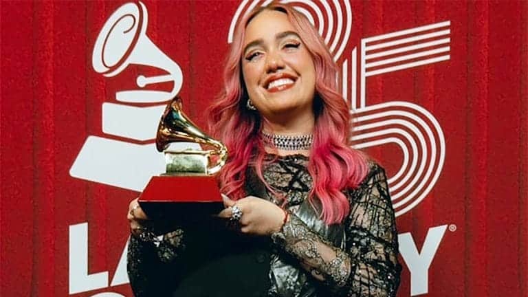 ELA TAUBERT GANÓ EL LATIN GRAMMY® AL MEJOR NUEVO ARTISTA