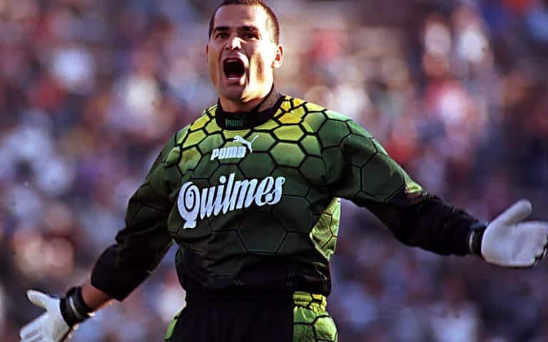 La historia de Chilavert, el arquero goleador