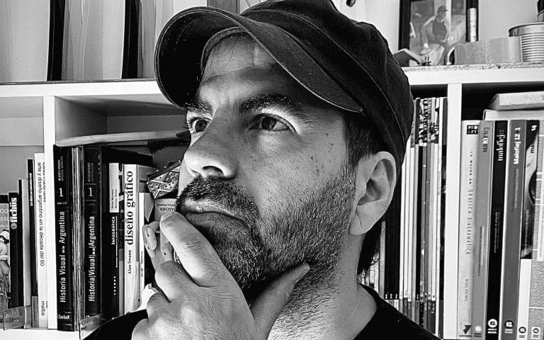 Juan Colombato inaugura una muestra de retratos donde se cruzan el periodista y el artista