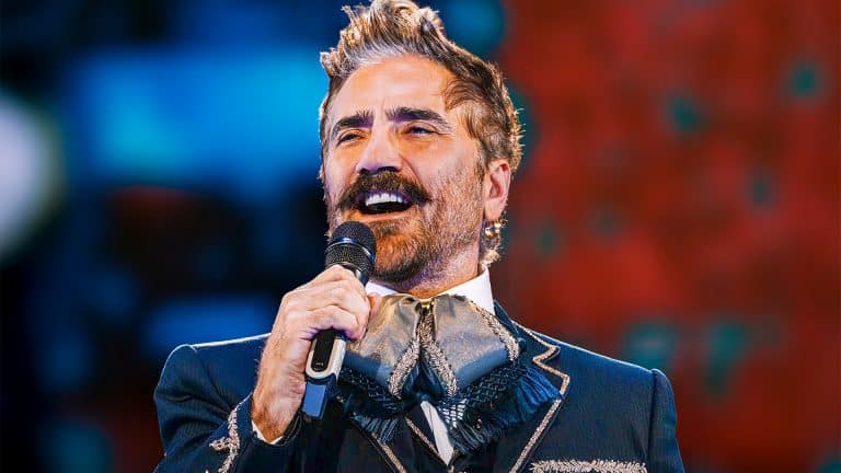 ALEJANDRO FERNÁNDEZ PRESENTA “UN MILLÓN DE PRIMAVERAS”