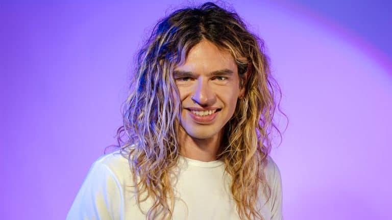 ÁLVARO PONCE LANZA SU NUEVO PROYECTO SOLISTA CON ÁLBUM DEBUT Y SHOW EN VIVO