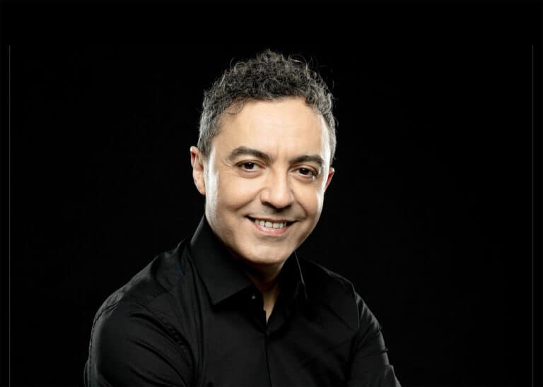 ÁNGEL RUIZ VUELVE AL TEATRO PICADERO CON “SUSURROS DE IDA Y VUELTA”