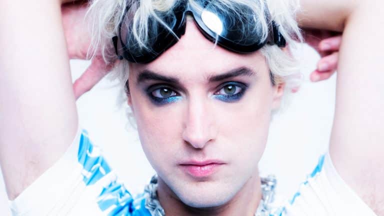 BENITO CERATI PRESENTA “EN EL CIBER” SU NUEVO DISCO SOLISTA