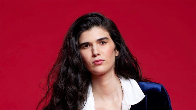 DOBLE VALENTINA PRESENTA SU NUEVO TEMA “AMAR NO ESTÁ DE MODA”