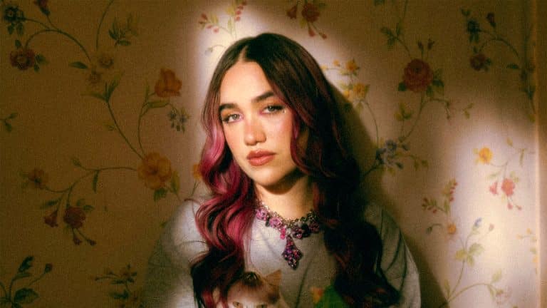 ELA TAUBERT ANUNCIA SU ÁLBUM DEBUT “PREGUNTAS A LAS 11:11”