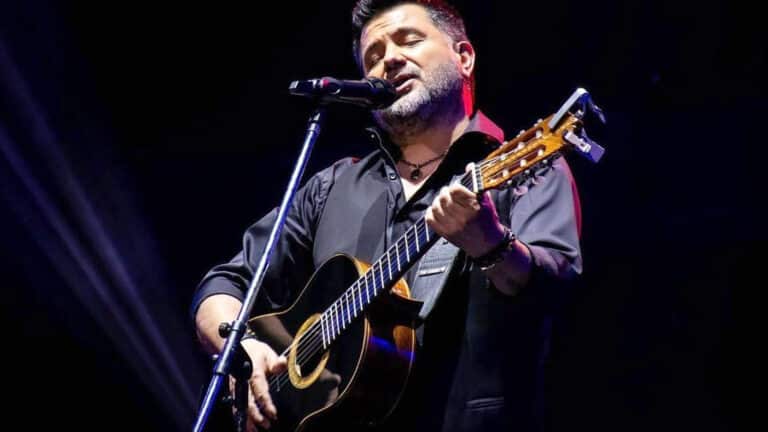 JORGE ROJAS INAUGURA EL FESTIVAL DE COSQUÍN 2026