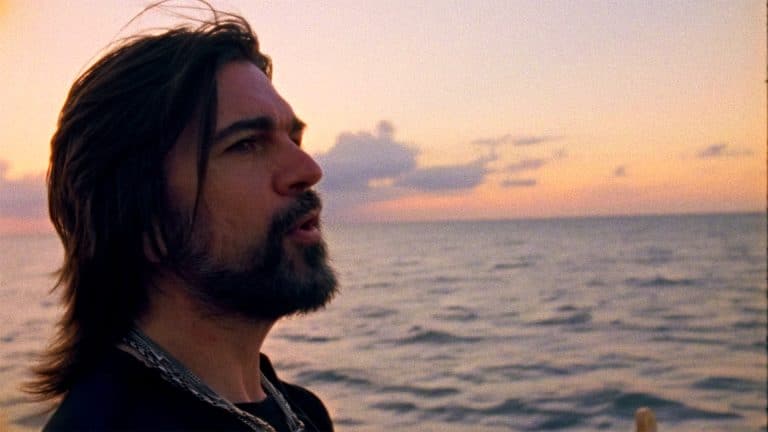 JUANES SORPRENDIÓ A SUS FANS CON UN MINIRECITAL EN EL SUBTE PORTEÑO