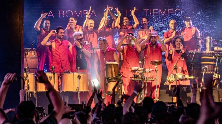 UNA FIESTA “BOMBA” EN EL KONEX