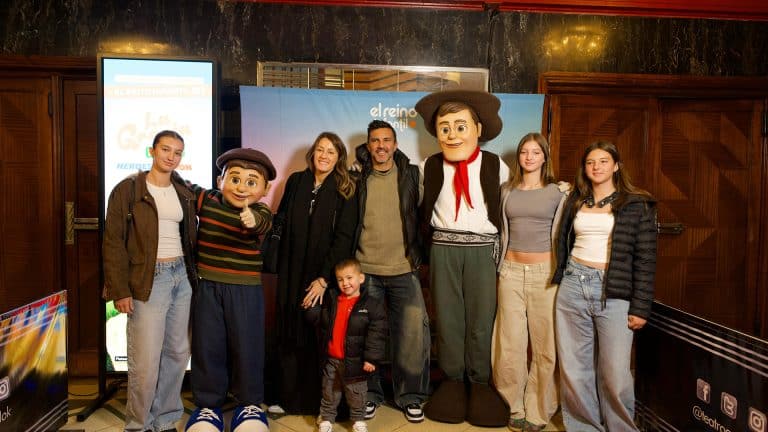 MICA VICICONTE Y FABIÁN CUBERO EN “LA GRANJA DE ZENÓN”