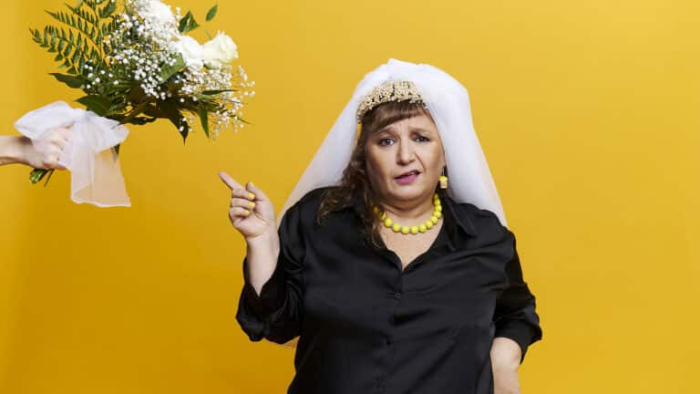 LEA BENSASSON PRESENTA EN ARGENTINA “MI GRAN CASAMIENTO HEBREO”