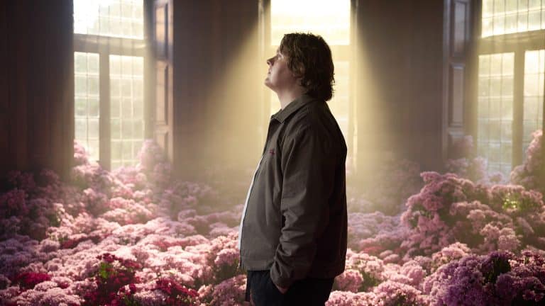 LEWIS CAPALDI REGRESA A LA MÚSICA CON “SURVIVE”