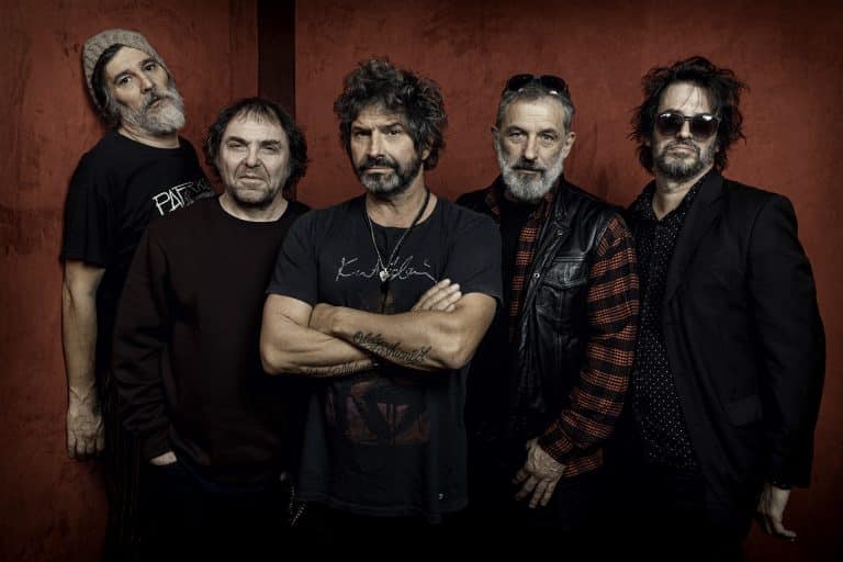 LOS CABALLEROS DE LA QUEMA PRESENTAN “OTRO DÍA EN LA OFICINA”