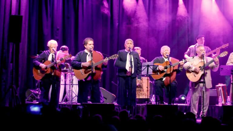 “LOS CUATRO DE CÓRDOBA” Y “POR SIEMPRE TUCU” INICIARON SU CAMINO RUMBO AL FESTIVAL DE COSQUÍN