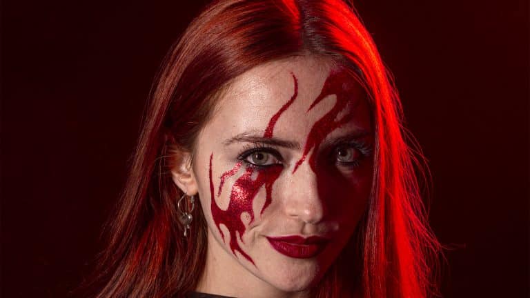 LUCÍA BOSSA PRESENTA “MENTES PROCESADAS” EN CÓRDOBA