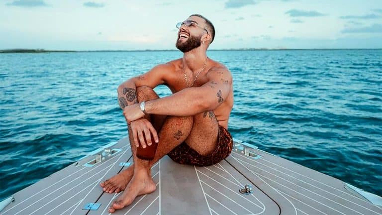 MANUEL TURIZO PRESENTA “MÍRAME AHORA (SALUD MI REINA)”