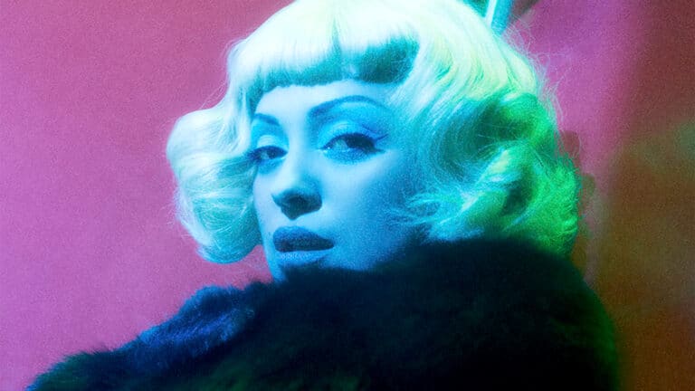 MON LAFERTE LLEGA A LA ARGENTINA 