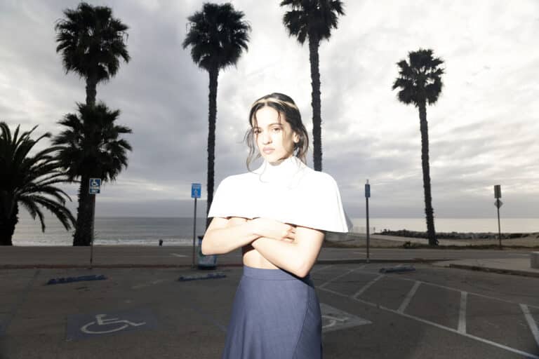 ROSALÍA LANZÓ EL VIDEOCLIP DE “LA PERLA”, LA CANCIÓN MÁS ESCUCHADA EN ESPAÑA