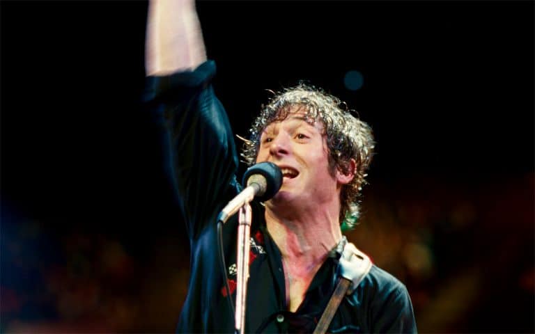 JEREMY ALLEN WHITE INTERPRETA A BRUCE SPRINGSTEEN EN LA PELÍCULA QUE ESTRENA EN OCTUBRE