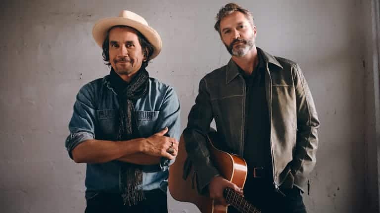 BACILOS PRESENTA “PEQUEÑOS ROMANCES” EN BUENOS AIRES