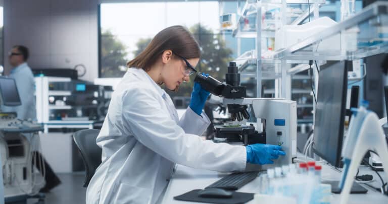 UNA ENZIMA DE LEVADURA PERMITE A CÉLULAS HUMANAS SUPERAR DEFECTOS MITOCONDRIALES EN LA SÍNTESIS DE ADN