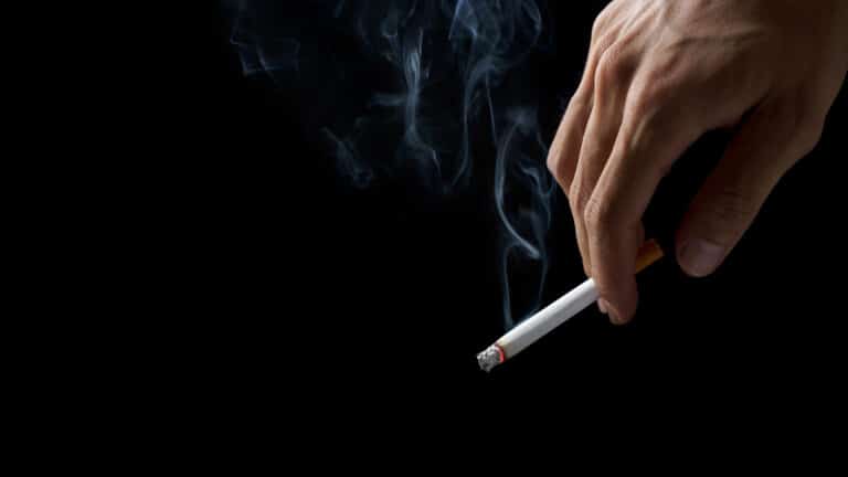 LAS DESIGUALDADES SOCIOECONÓMICAS AGRAVAN LA ADICCIÓN AL TABACO 