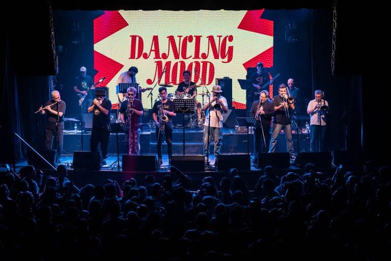 DANCING MOOD PRESENTA SU ÁLBUM FOREVER EN EL TEATRO ÓPERA LA PLATA 